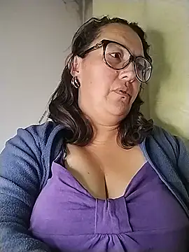 Snapshot of _Saraqueen-- chatting on July 2026 02:13:02 AM Saraqueen-- online show from July 2026 02:13:02 AM