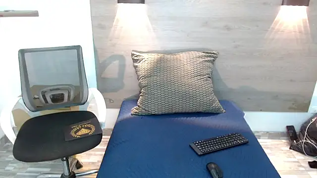Snapshot of DeboraRaquel chatting on July 2026 08:00:01 PM DeboraRaquel online show from July 2026 08:00:01 PM