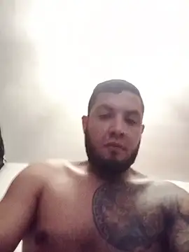 Juanluigui04 online show from June 2026 02:01:01 AM
