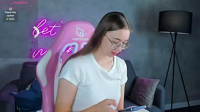 Lucy Green online show from July 2026 12:49:01 AM