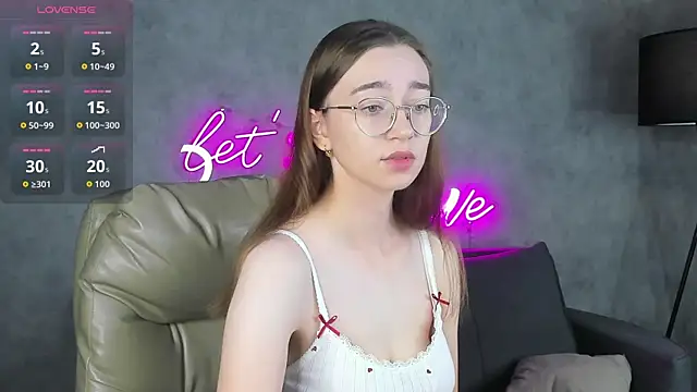 Lucy Green online show from August 2026 12:53:02 AM