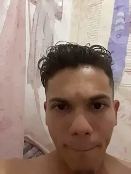 Snapshot of Felipelebleu chatting on June 2026 04:50:02 AM Felipelebleu online show from June 2026 04:50:02 AM