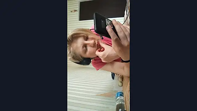 Snapshot of JennyShortcut chatting on June 2026 12:42:02 PM JennyShortcut online show from June 2026 12:42:02 PM