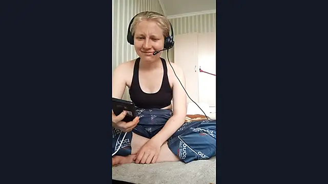 Snapshot of JennyShortcut chatting on June 2026 01:35:01 PM JennyShortcut online show from June 2026 01:35:01 PM