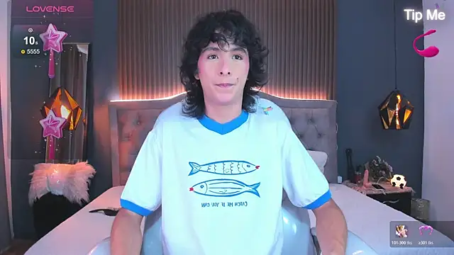 Snapshot of finn-04 chatting on August 2026 06:54:01 PM finn-04 online show from August 2026 06:54:01 PM