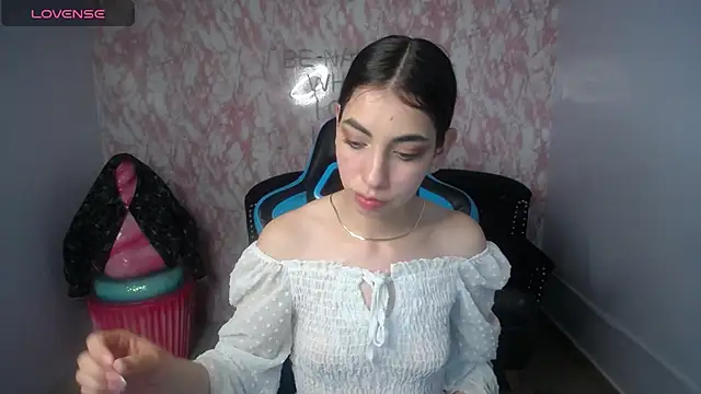 Snapshot of KiaraStar_ch chatting on July 2026 08:29:01 PM KiaraStar ch online show from July 2026 08:29:01 PM
