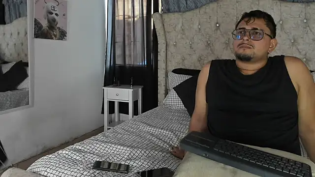 Snapshot of _urbantemptation chatting on June 2026 08:12:02 PM urbantemptation online show from June 2026 08:12:02 PM