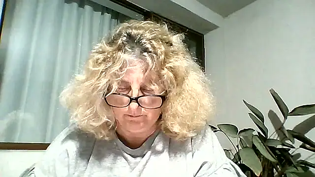 Snapshot of NoraMelow chatting on August 2026 09:02:01 PM NoraMelow online show from August 2026 09:02:01 PM