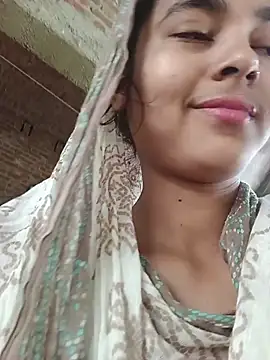 Snapshot of Simran_143 chatting on August 2026 03:44:02 AM Simran 143 online show from August 2026 03:44:02 AM