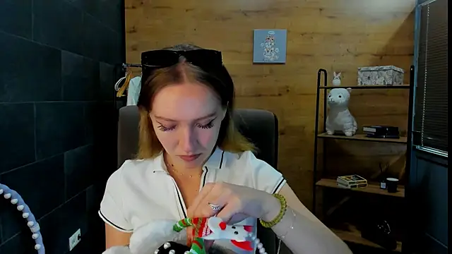 LisaaJackson online show from July 2026 12:18:02 PM