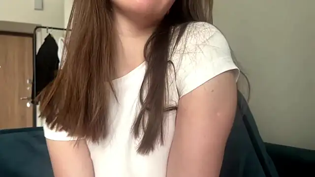 Snapshot of CaitlynIida chatting on June 2026 07:29:02 AM CaitlynIida online show from June 2026 07:29:02 AM