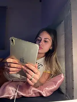 Snapshot of selina-sky chatting on July 2026 05:27:02 AM selina-sky online show from July 2026 05:27:02 AM