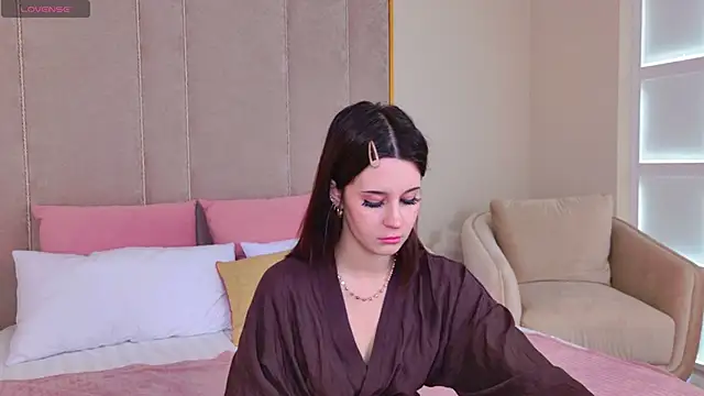 Snapshot of SelenaAlmond chatting on June 2026 05:10:01 AM SelenaAlmond online show from June 2026 05:10:01 AM