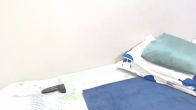 Tinnypussie online show from July 2026 08:27:02 PM
