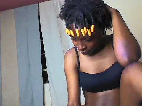 Snapshot of freakyqueenB chatting on July 2026 04:18:02 PM freakyqueenB online show from July 2026 04:18:02 PM