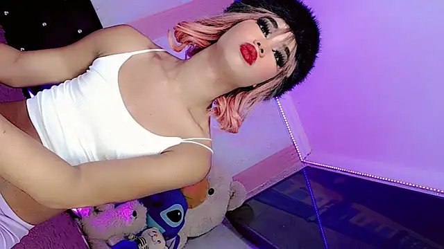 HeidiVanessa online show from July 2026 01:02:02 PM