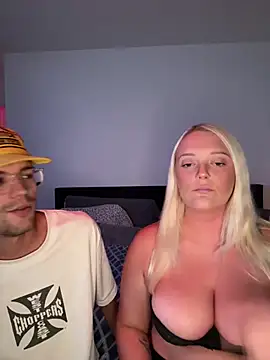 Blondebarbie21 online show from August 2026 12:45:01 AM