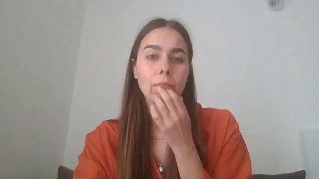 Vanelleda online show from June 2026 10:01:01 AM