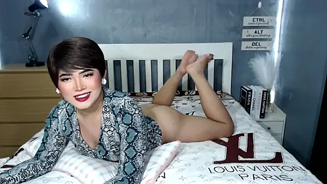 STUCK on YOU  online show from October 2025 08:29:02 PM