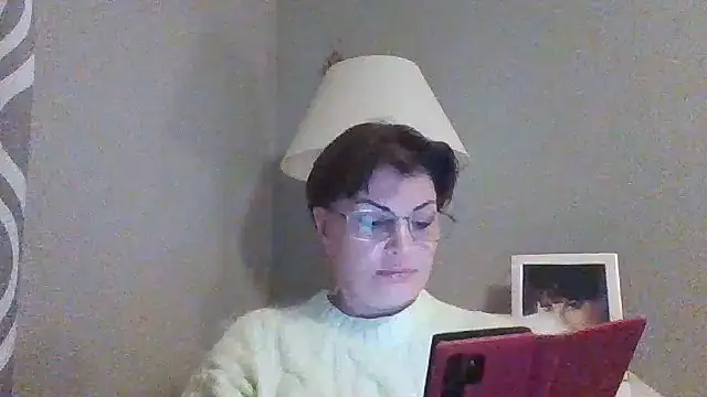 Snapshot of Cirellana chatting on June 2026 02:13:02 AM Cirellana online show from June 2026 02:13:02 AM