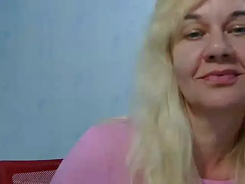 Snapshot of Ravelynni chatting on June 2026 08:25:02 PM Ravelynni online show from June 2026 08:25:02 PM