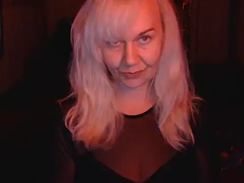 Snapshot of Ravelynni chatting on July 2026 04:03:02 PM Ravelynni online show from July 2026 04:03:02 PM