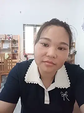 Snapshot of Holy-mi chatting on June 2026 05:24:01 AM Holy-mi online show from June 2026 05:24:01 AM