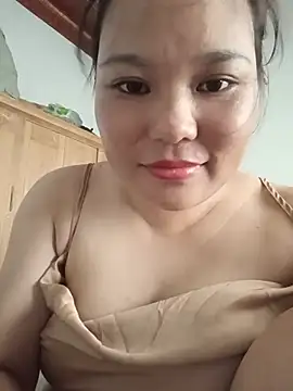 Snapshot of Holy-mi chatting on July 2026 04:38:01 AM Holy-mi online show from July 2026 04:38:01 AM