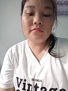 Snapshot of Holy-mi chatting on July 2026 10:21:01 AM Holy-mi online show from July 2026 10:21:01 AM