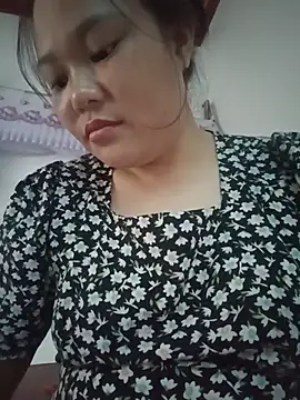 Snapshot of Holy-mi chatting on August 2026 02:22:01 AM Holy-mi online show from August 2026 02:22:01 AM