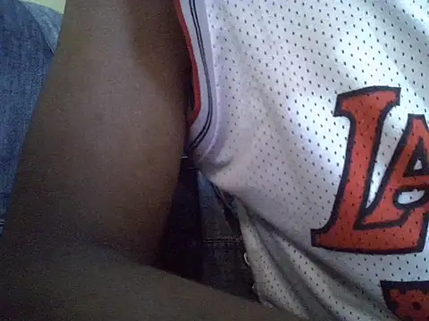 Snapshot of littleslutdiva254 chatting on June 2026 01:22:02 PM littleslutdiva254 online show from June 2026 01:22:02 PM