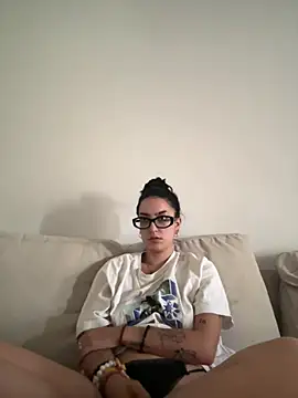 miabrunelli online show from June 2026 12:30:02 PM