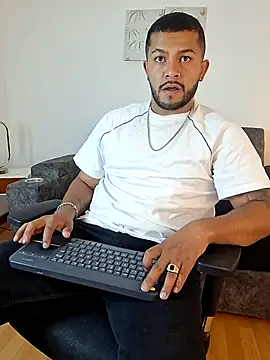 Snapshot of BrunoSilva_ chatting on August 2026 11:26:02 AM BrunoSilva online show from August 2026 11:26:02 AM