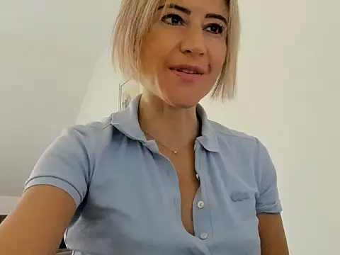 Ssoniaaa online show from September 2025 12:49:02 PM