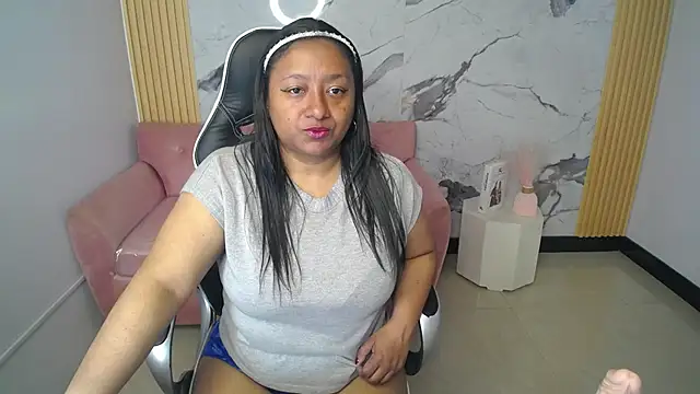 Snapshot of Alicia1_ch chatting on June 2026 03:05:01 AM Alicia1 ch online show from June 2026 03:05:01 AM