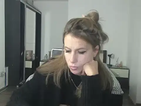 DedeSibel online show from January 2025 11:00:02 AM