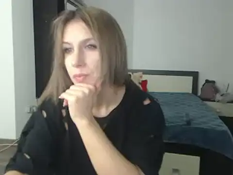 Snapshot of DedeSibel chatting on February 2025 05:35:01 PM DedeSibel online show from February 2025 05:35:01 PM