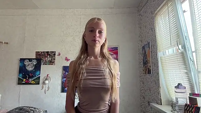 AliceGilbert  online show from June 2026 02:40:02 AM