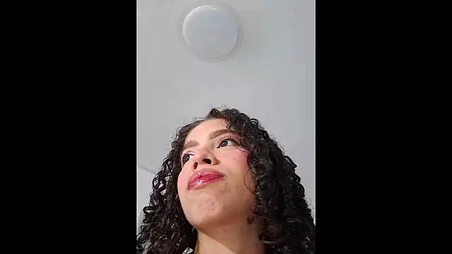 Snapshot of Pineappleflipped chatting on August 2026 02:32:02 AM Pineappleflipped online show from August 2026 02:32:02 AM