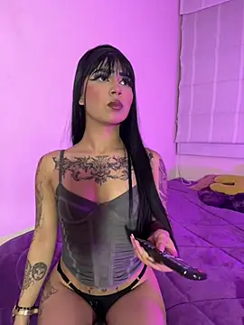 Snapshot of -Brittanny chatting on July 2026 01:04:01 AM -Brittanny online show from July 2026 01:04:01 AM