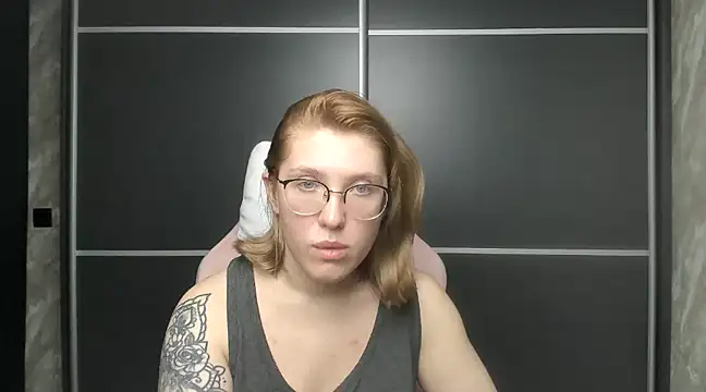 Reginasmilee online show from February 2025 03:12:02 PM