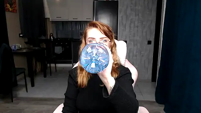 Reginasmilee online show from November 2025 01:55:01 AM