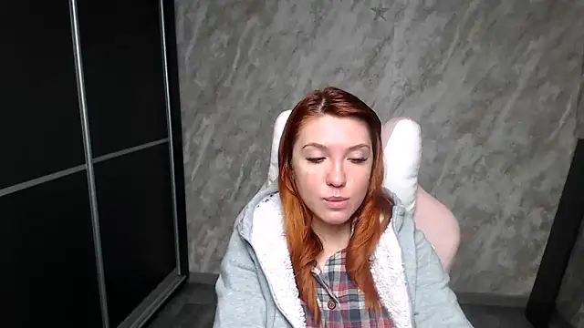 Reginasmilee online show from February 2026 01:43:02 AM