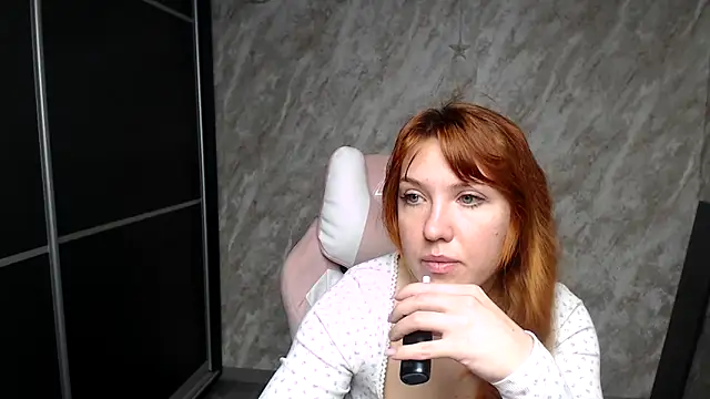 Reginasmilee online show from February 2026 02:20:02 AM