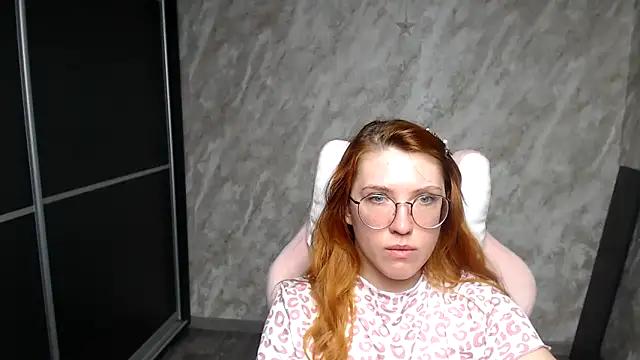 Reginasmilee online show from March 2026 02:14:02 AM