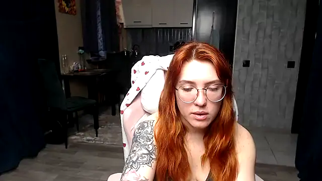 Reginasmilee online show from March 2026 04:29:01 AM