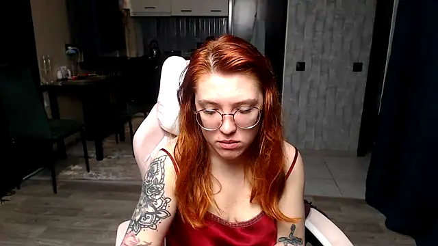 Reginasmilee online show from March 2026 03:18:02 AM