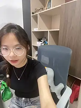Snapshot of YY-1-1-1 chatting on June 2026 07:13:02 AM YY-1-1-1 online show from June 2026 07:13:02 AM