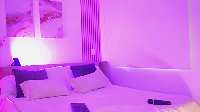 Snapshot of SarahPreston chatting on November 2025 01:45:01 PM SarahPreston online show from November 2025 01:45:01 PM