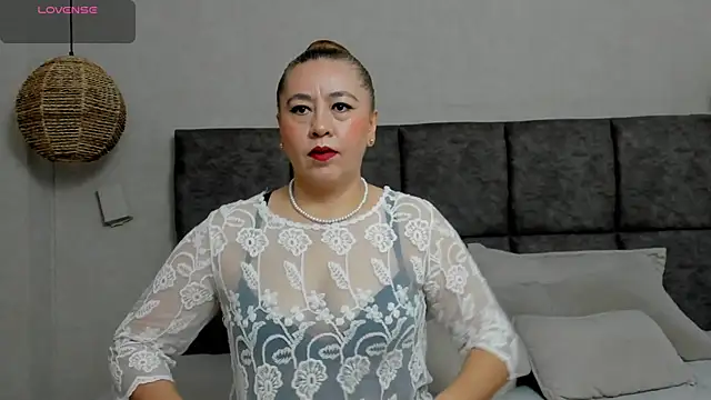 Snapshot of vera__lux chatting on August 2026 12:54:02 PM vera lux online show from August 2026 12:54:02 PM